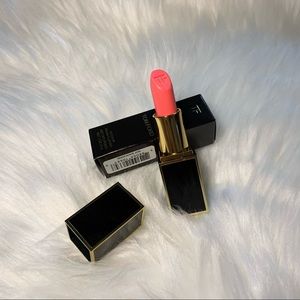 Tom Ford lipstick. Color 507 SHOCKING